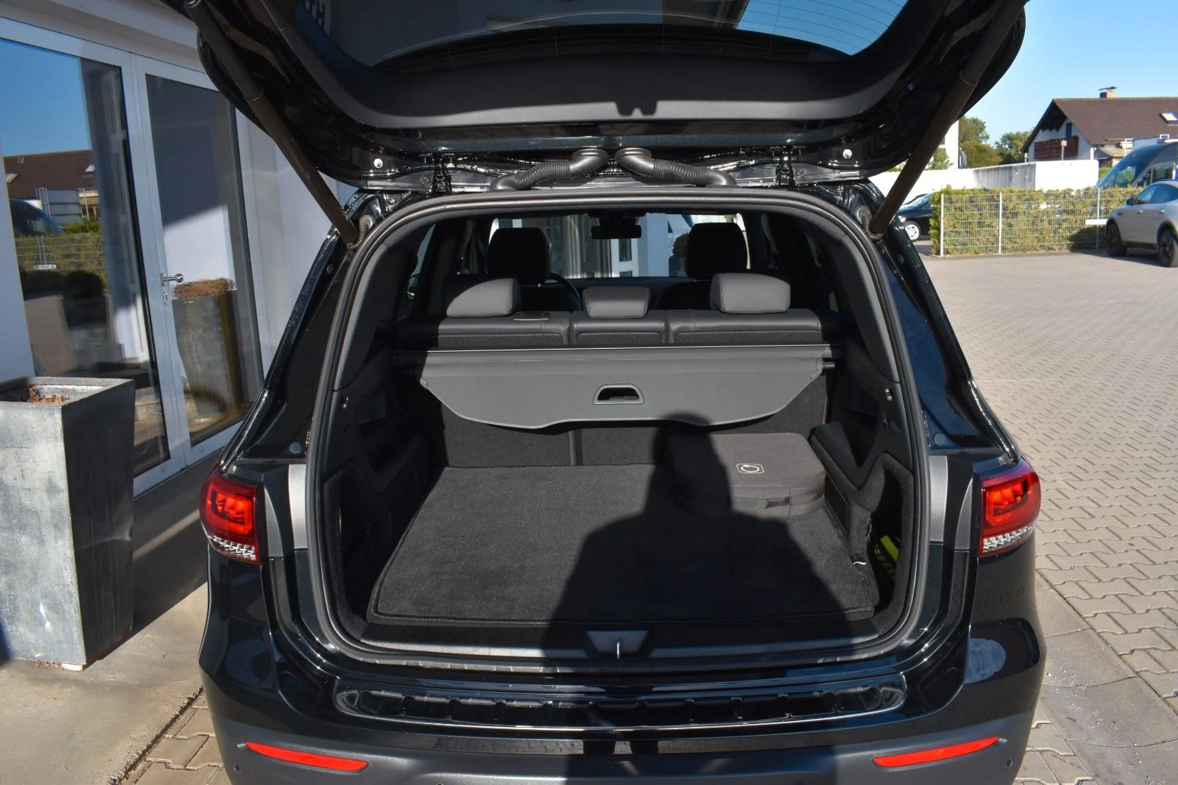 Mercedes-Benz EQB 250 Progressive Navi Keyless Kamera Sitzhzg — photo 10