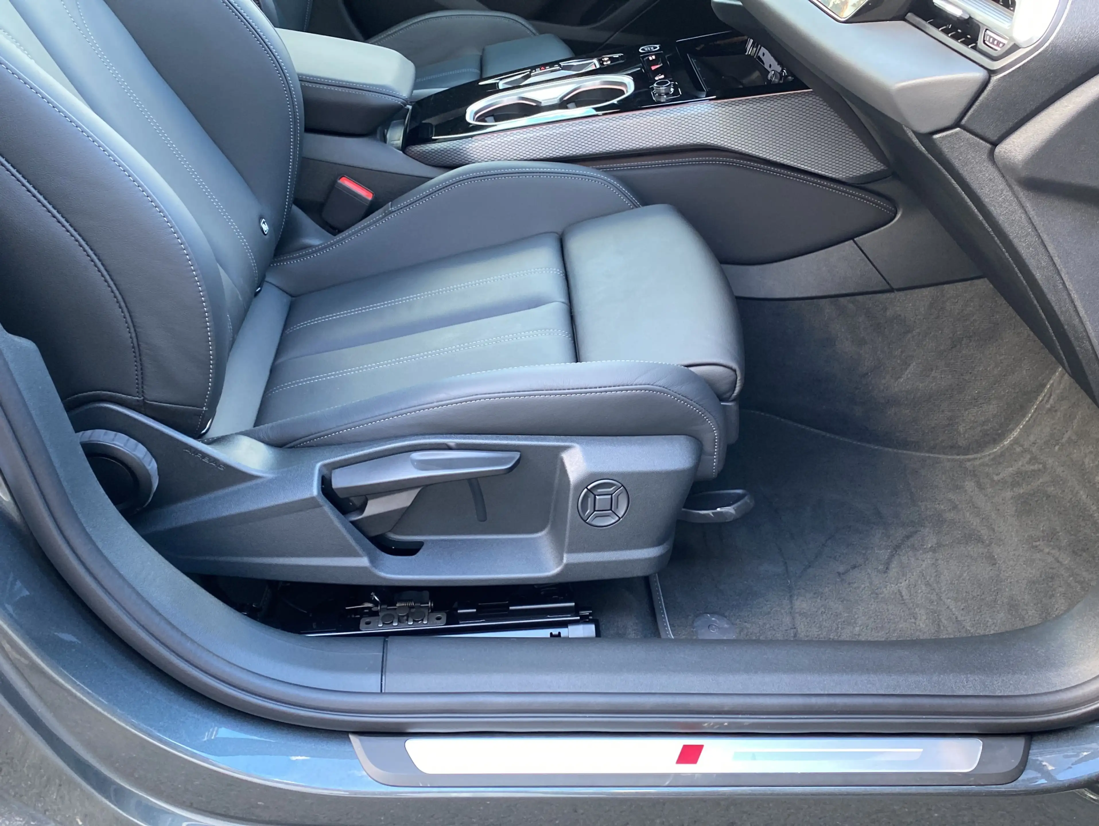 Audi A6 2.0 TDI S Tronic*2 x S Line*Pano*KeyGo*Navi+ — photo 15