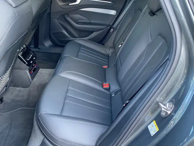 Audi A6 view 7