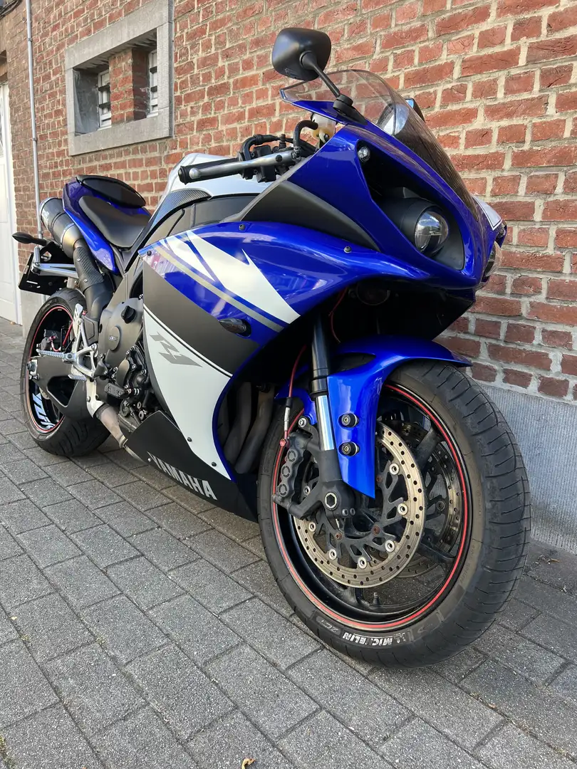 Yamaha YZF-R1 - 1