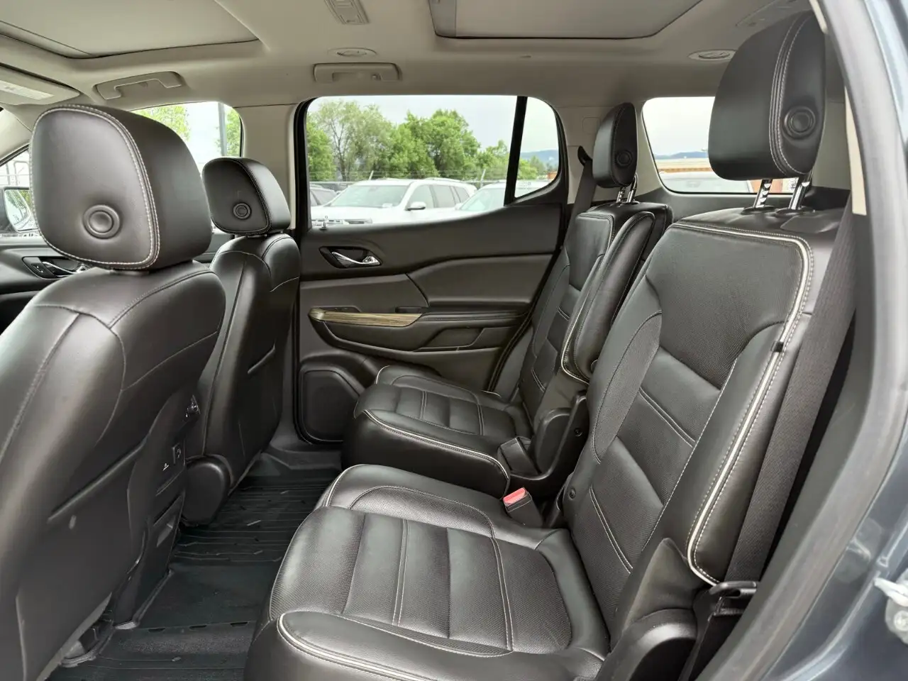 GMC Acadia снимка GMC Acadia