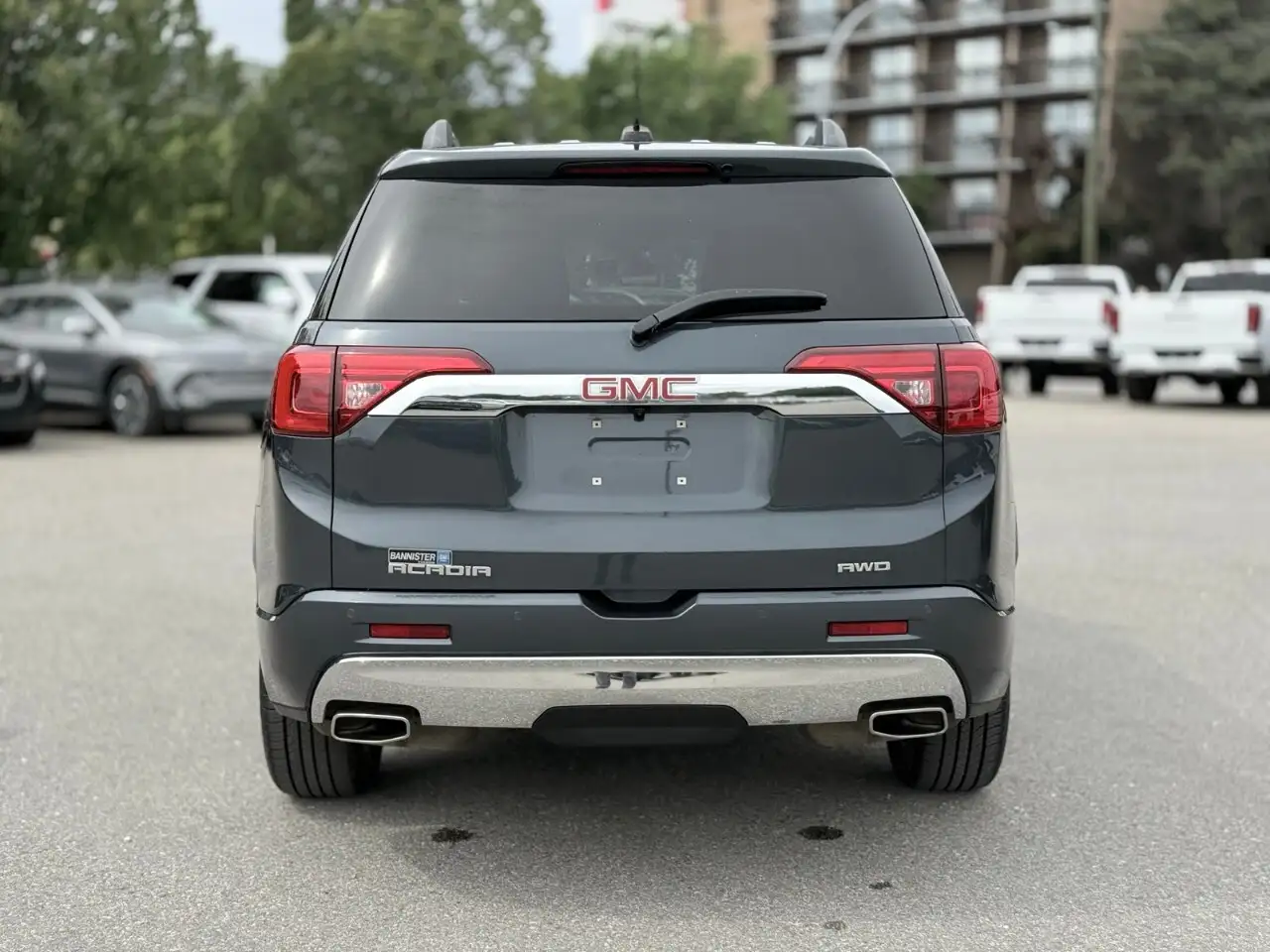 GMC Acadia снимка GMC Acadia