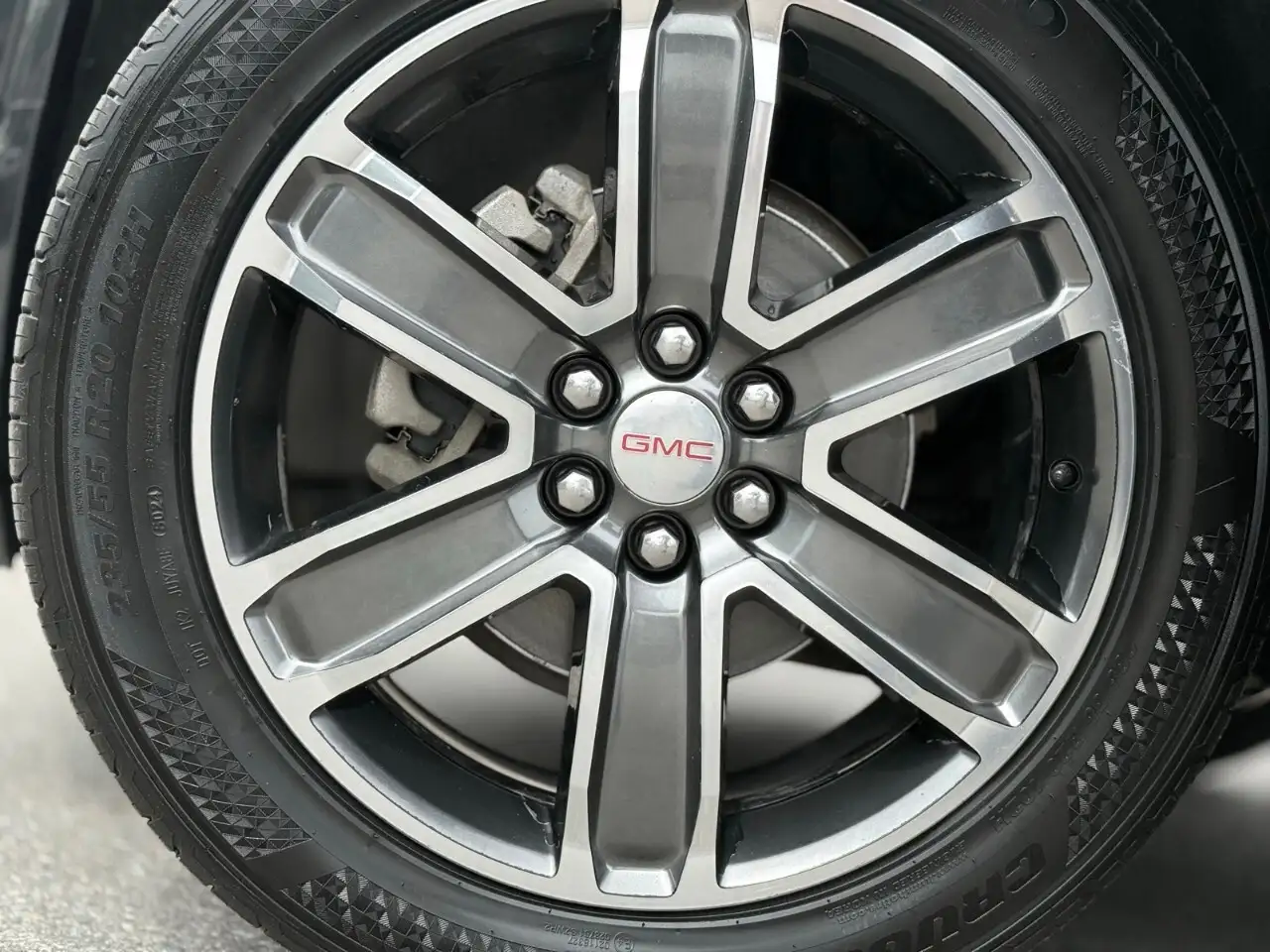 GMC Acadia снимка GMC Acadia