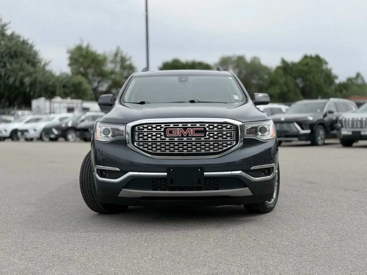 GMC Acadia снимка GMC Acadia