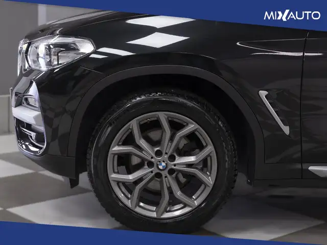 BMW X3 view 8