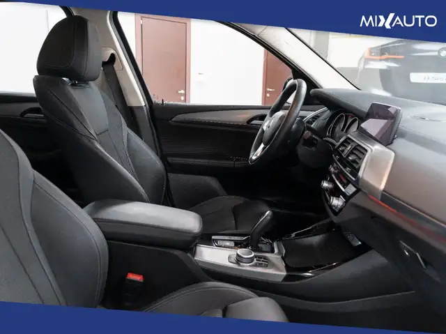 BMW X3 view 14