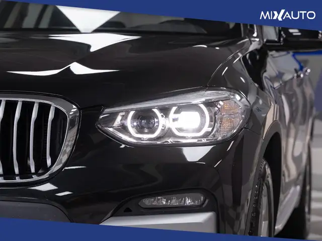 BMW X3 view 10