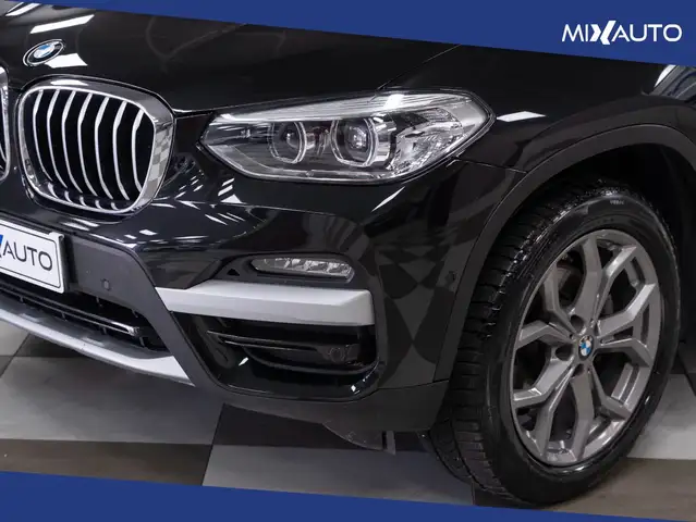 BMW X3 view 9