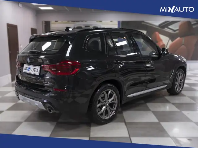 BMW X3 view 5