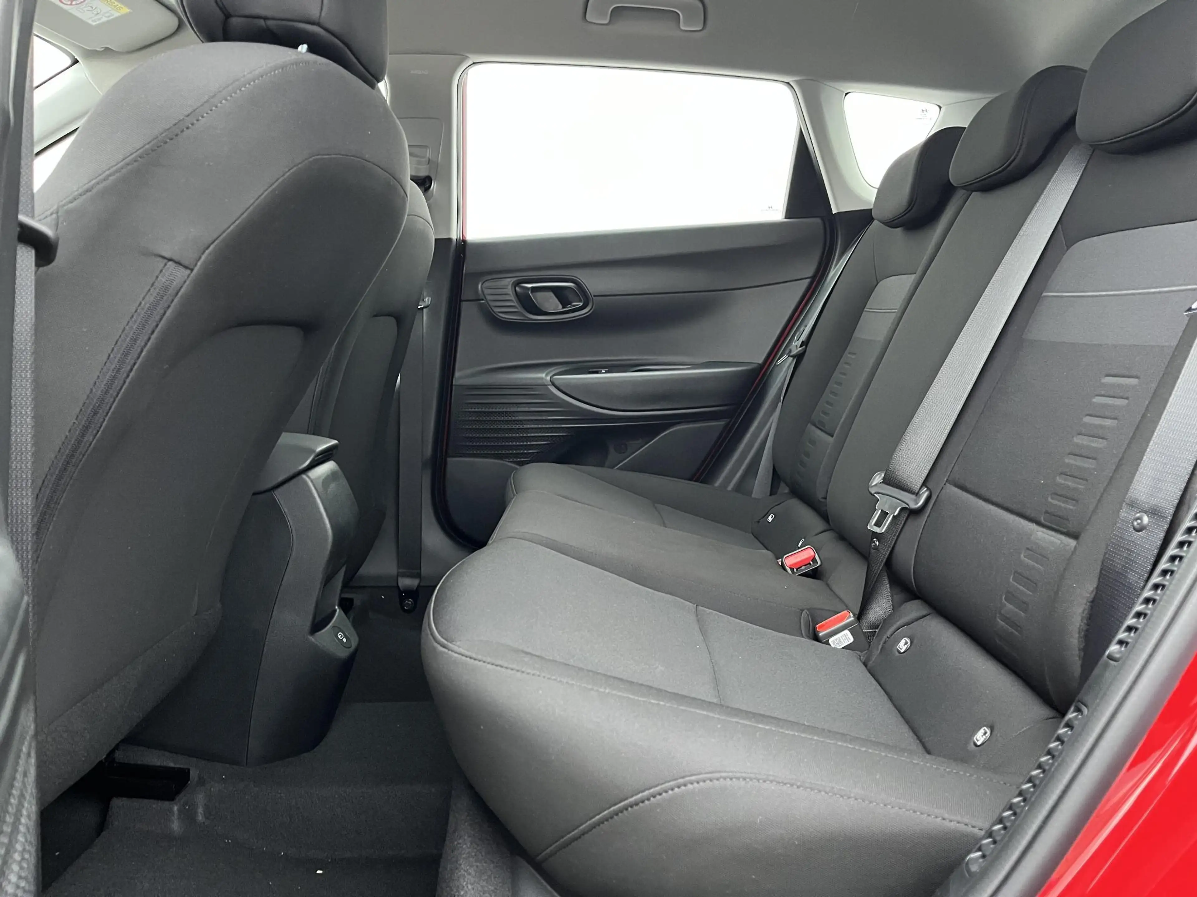 Hyundai BAYON 1.0 T-GDI Comfort / Navigatie / Achteruitrijcamera — photo 21