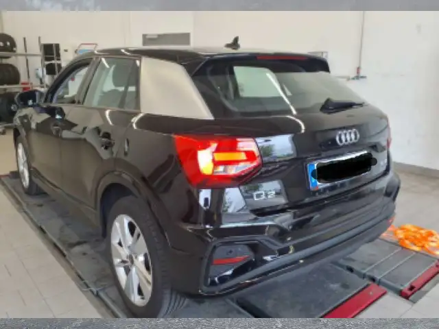 Audi Q2 view 3
