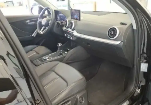 Audi Q2 view 4