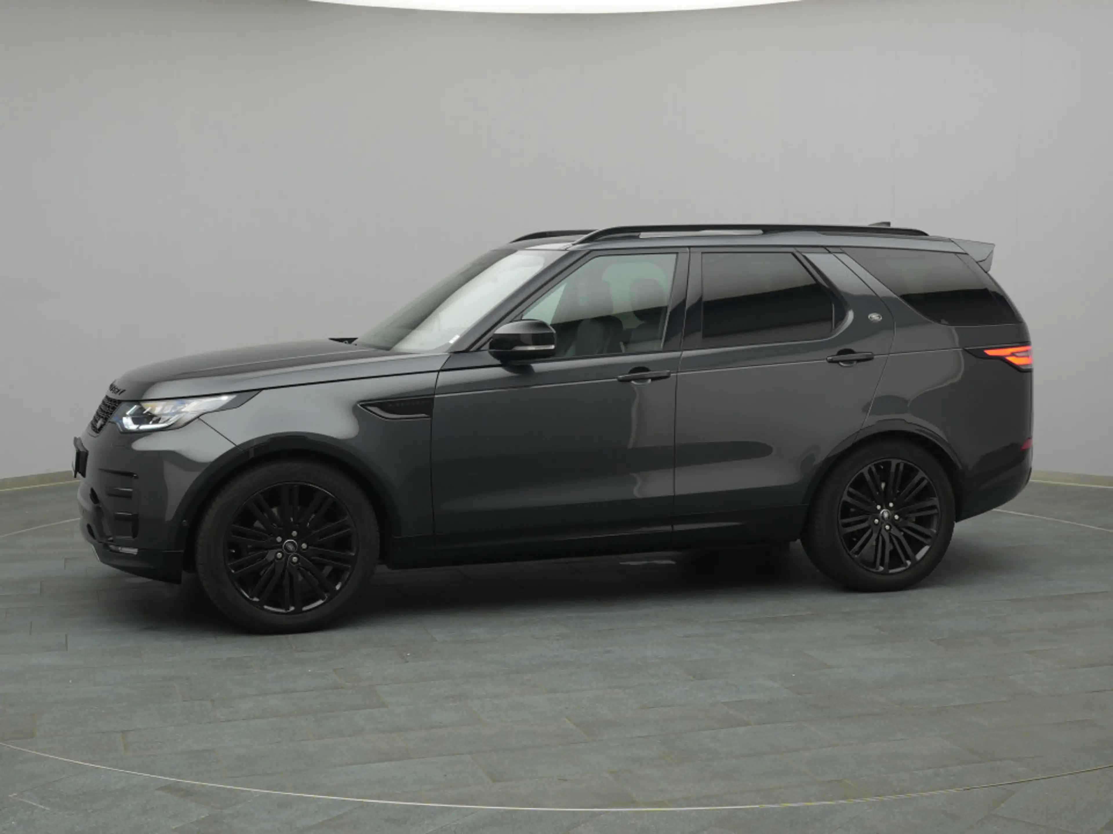 Land Rover Discovery 5 HSE/AHK/Pano/7-Sitze — photo 39