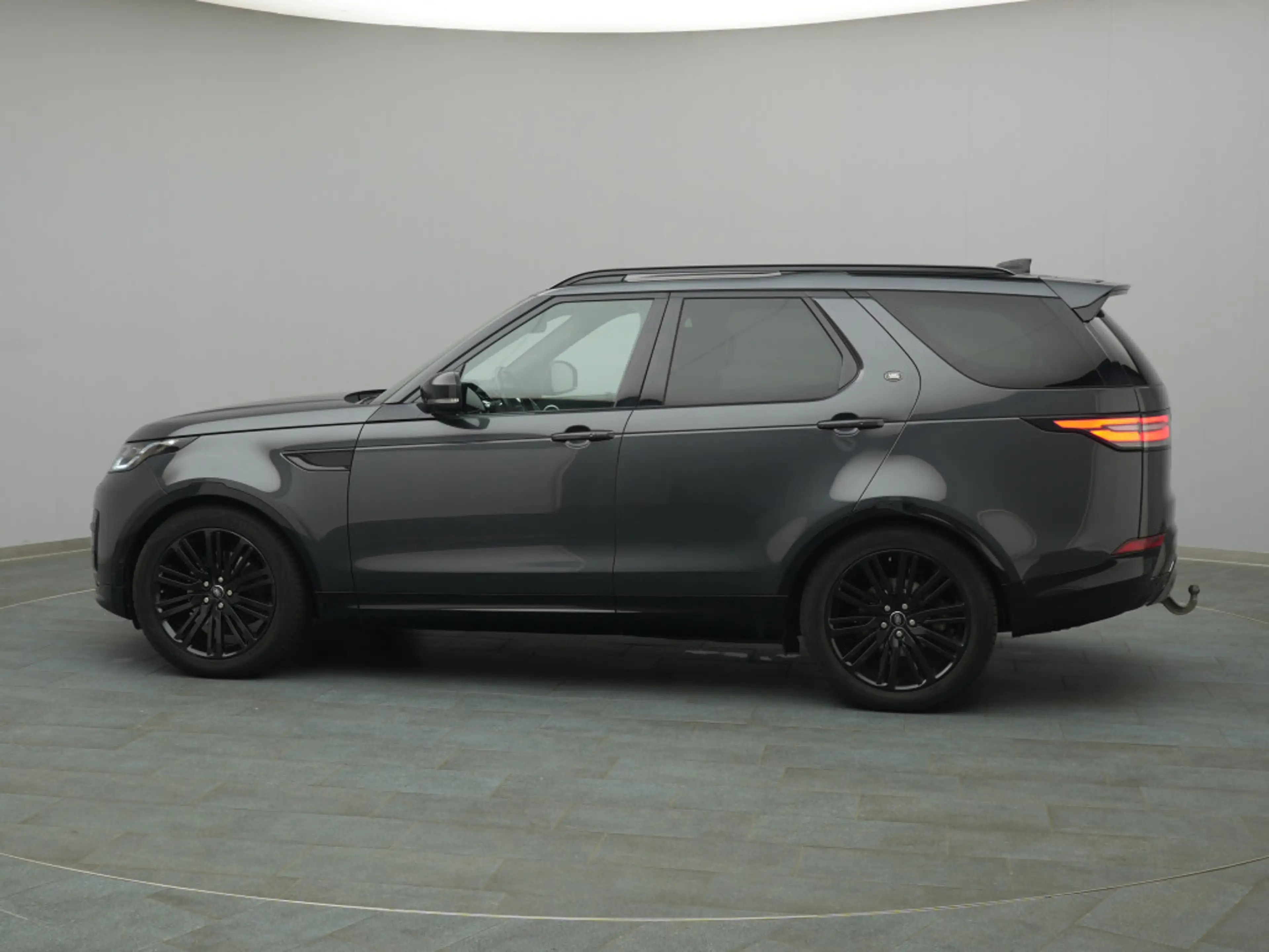Land Rover Discovery 5 HSE/AHK/Pano/7-Sitze — photo 3