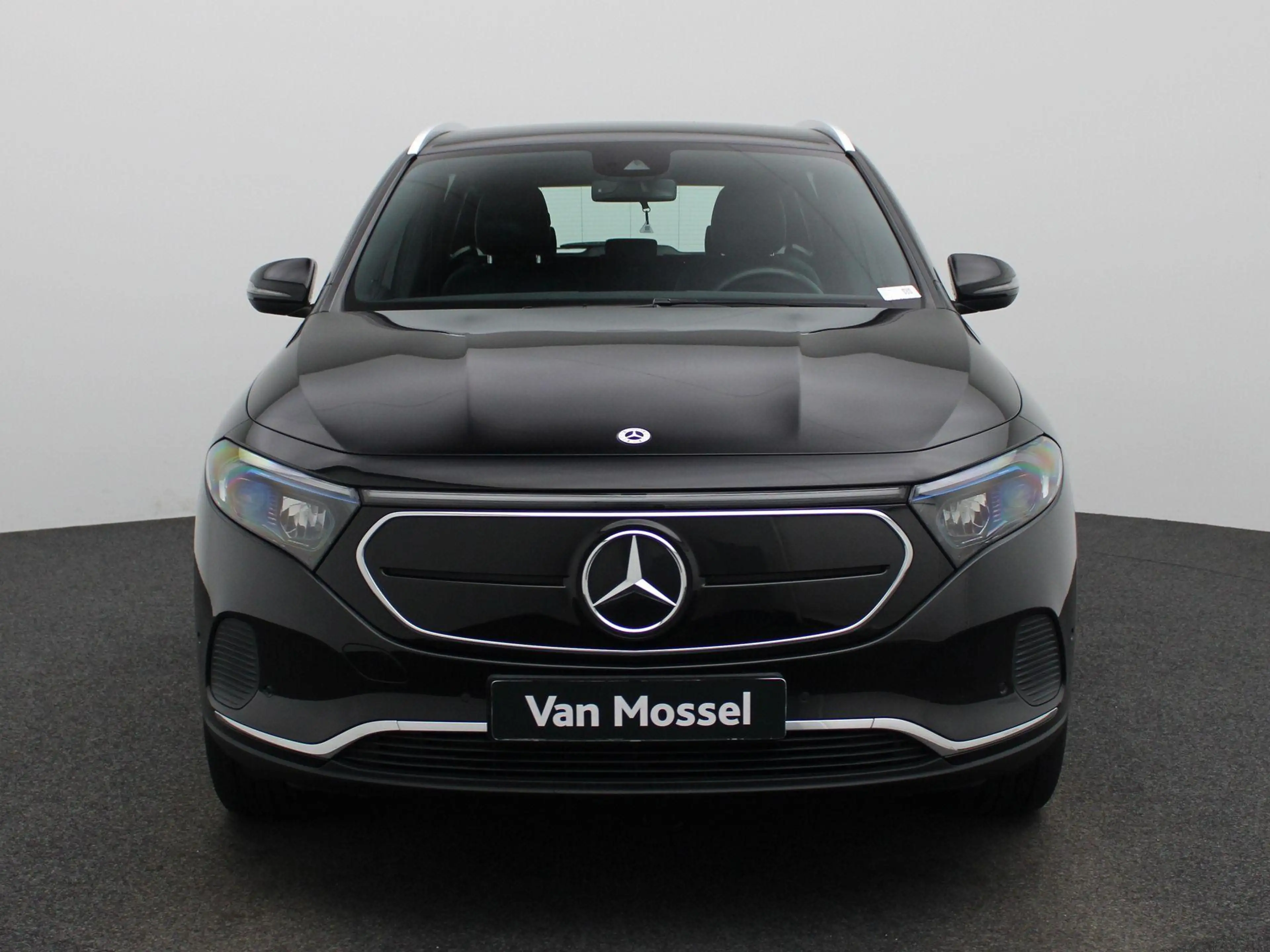 Mercedes-Benz EQA 250 Luxury Line 67 kWh — photo 3