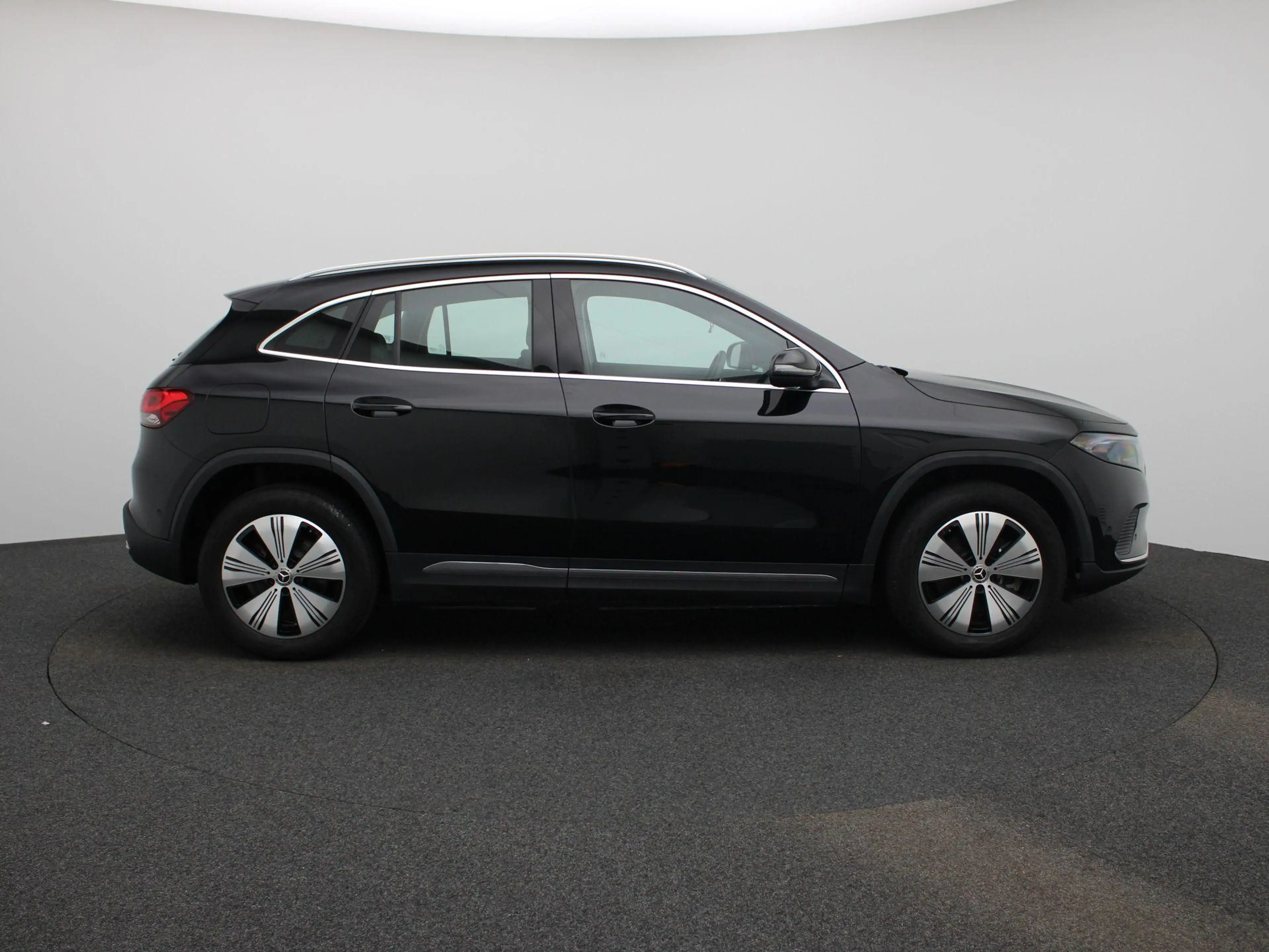 Mercedes-Benz EQA 250 Luxury Line 67 kWh — photo 6