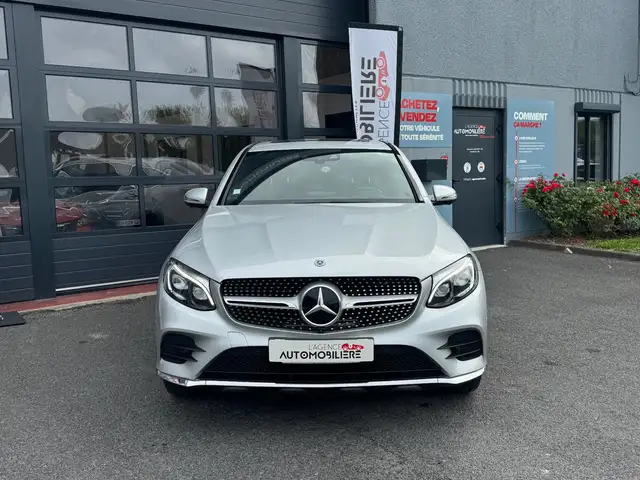 Mercedes-Benz GLC view 3