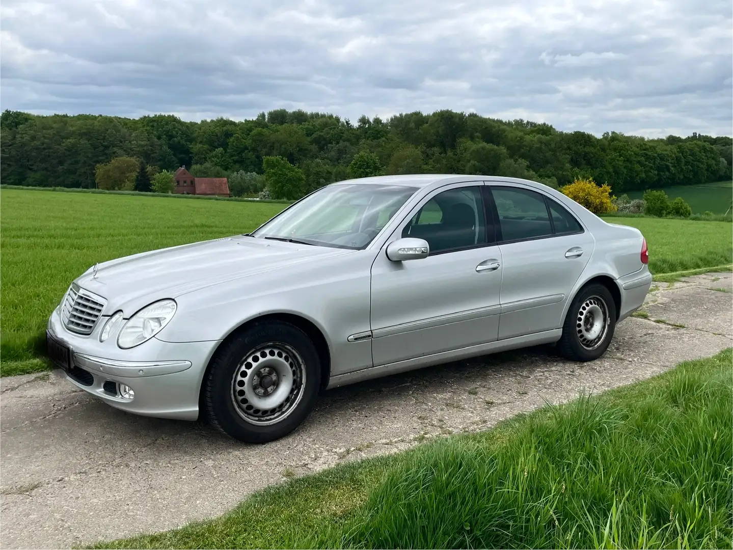 Mercedes-Benz E 240 E-Klasse Elegance Argintiu - 1