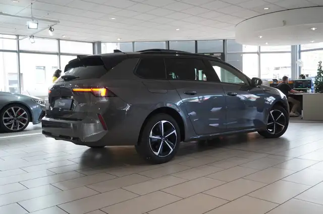 Opel Astra view 8