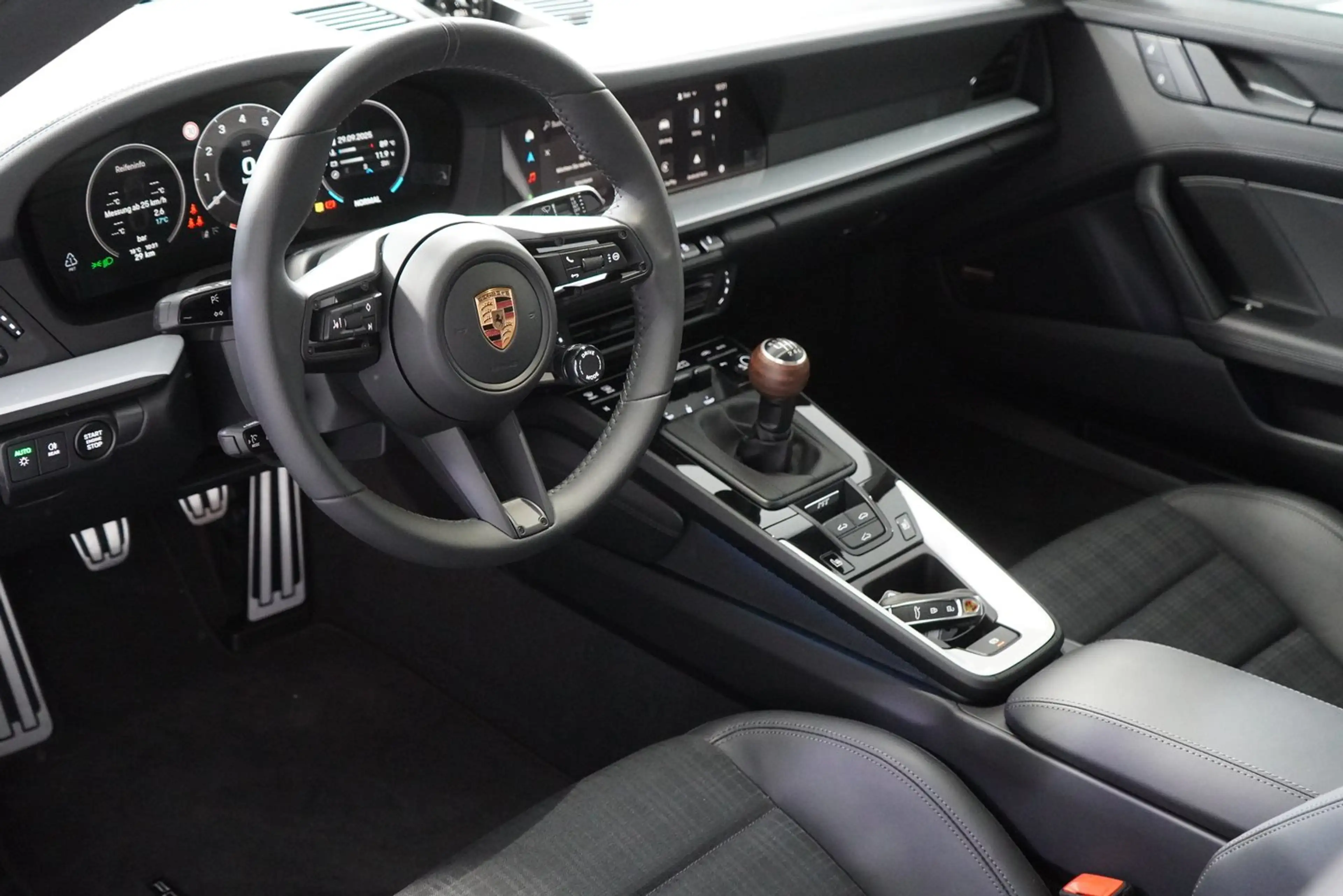 Porsche 911 Carrera T — photo 14
