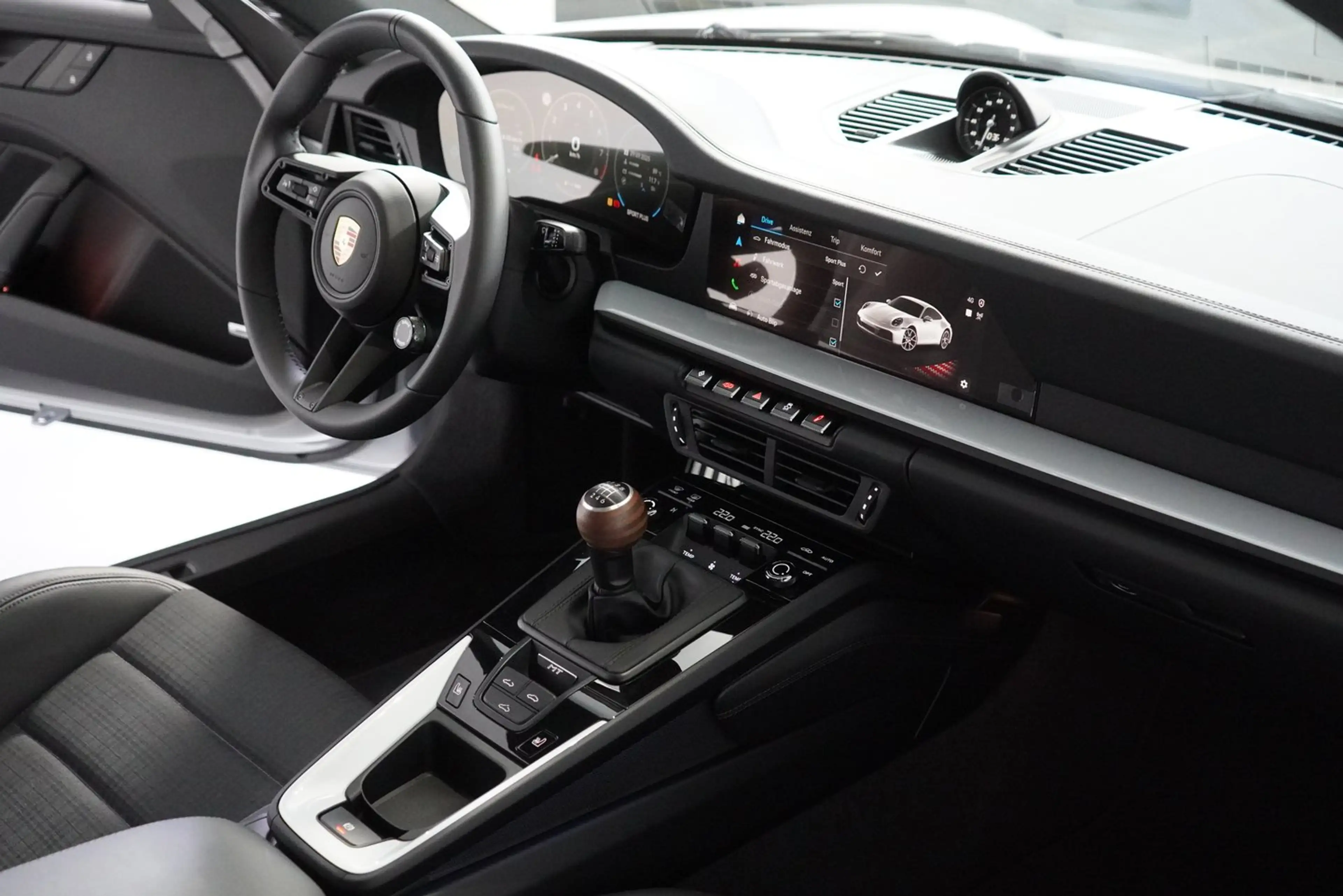 Porsche 911 Carrera T — photo 13
