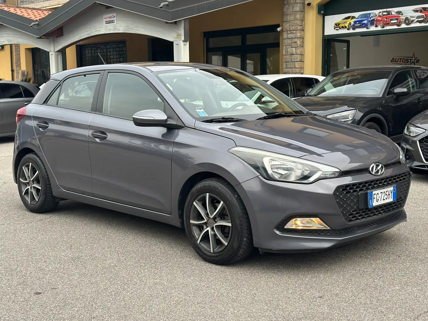 Hyundai i20 i20 II 2015 5p 1.2 Comfort 84cv Grigio - 1
