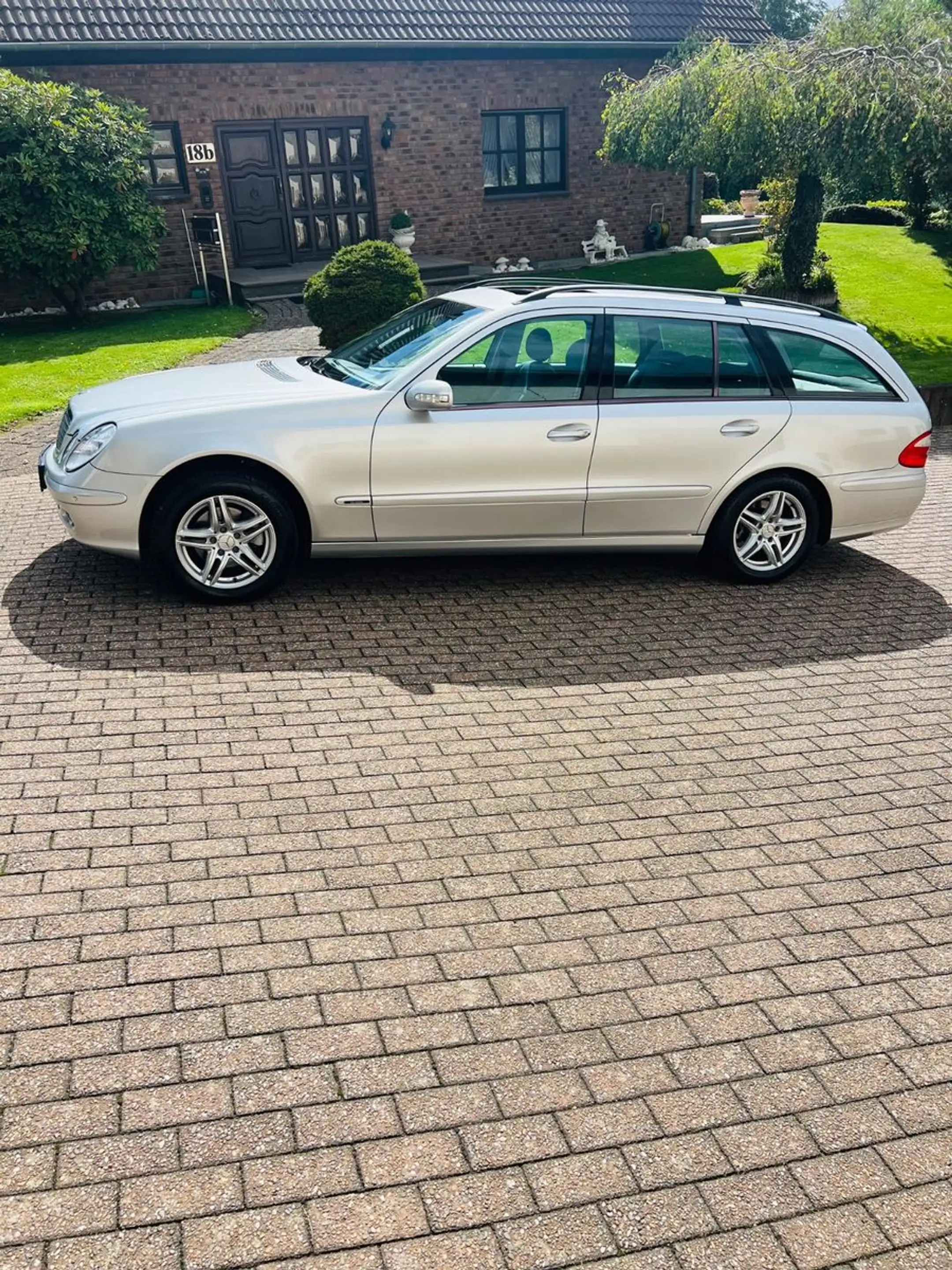 Mercedes-Benz E 200 KOMPRESSOR T Automatik,Schiebedach,AHK — photo 2