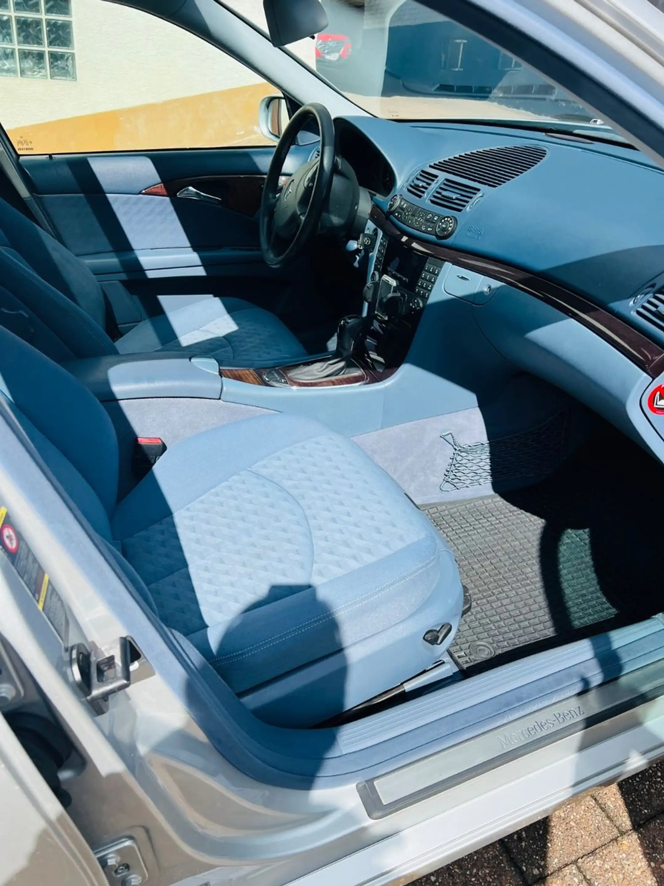 Mercedes-Benz E 200 KOMPRESSOR T Automatik,Schiebedach,AHK — photo 8
