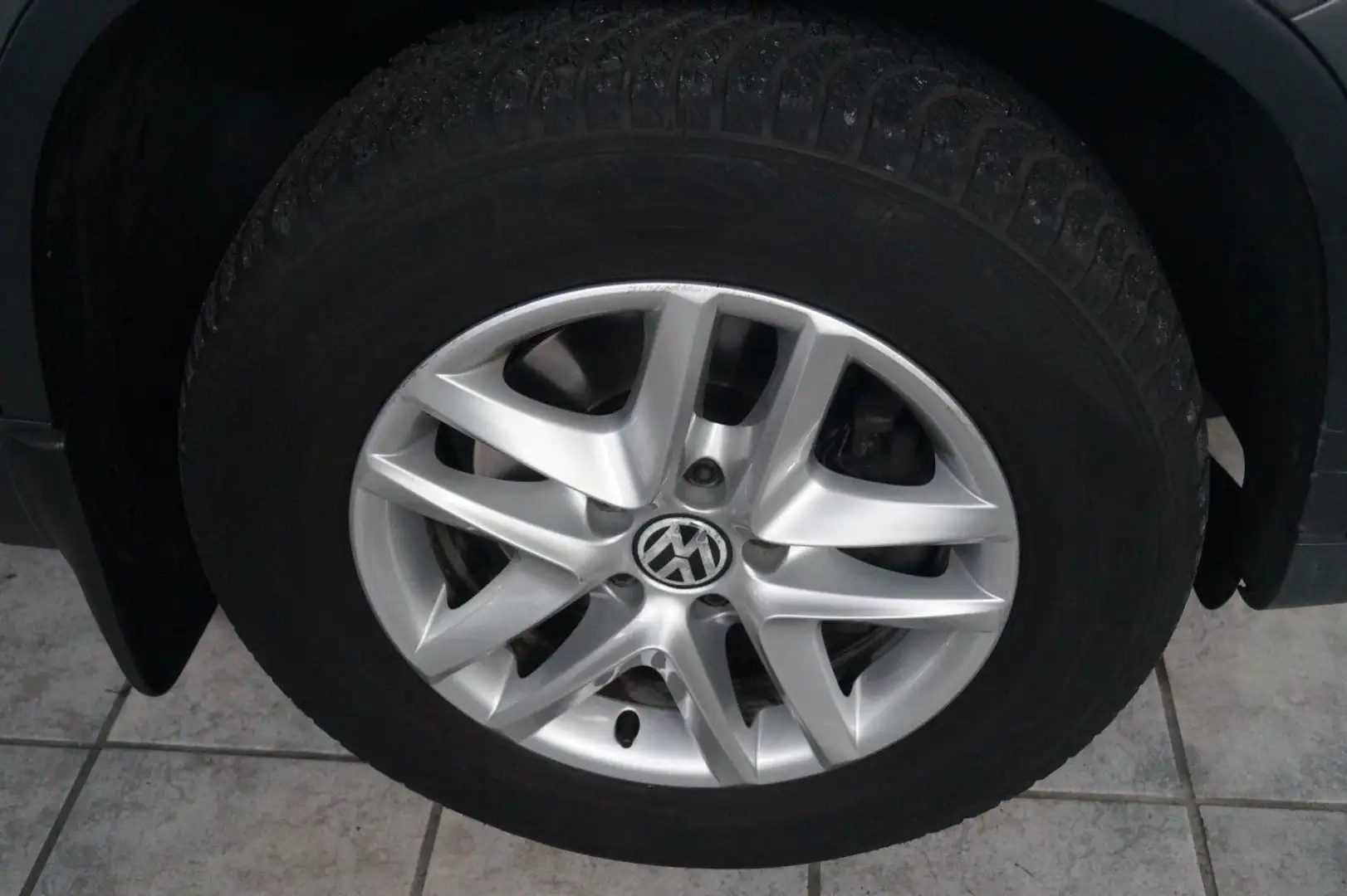 Volkswagen Tiguan Trend & Fun*AHK* Grigio - 2
