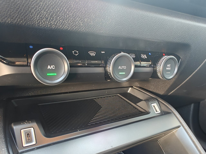 Citroen C4 1.2 PureTech 100 MAN6 | Feel | Carplay | Camera — photo 13