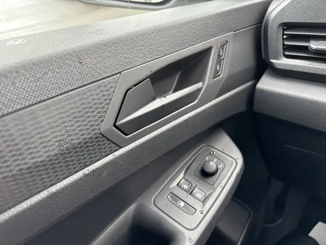 Volkswagen Caddy view 11