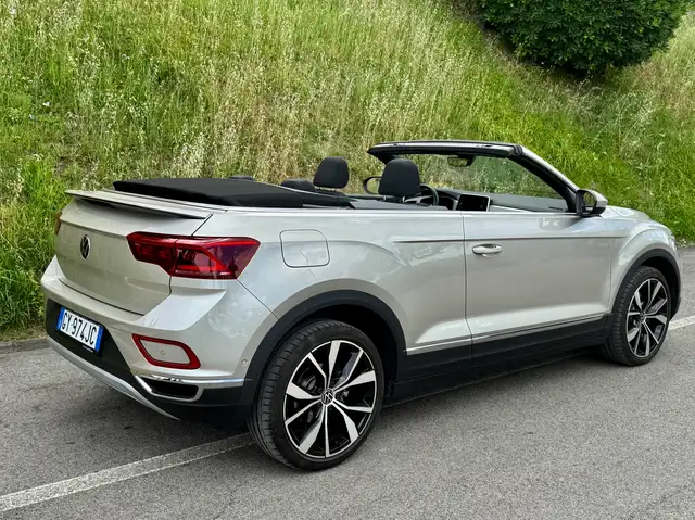 Volkswagen T-Roc view 5