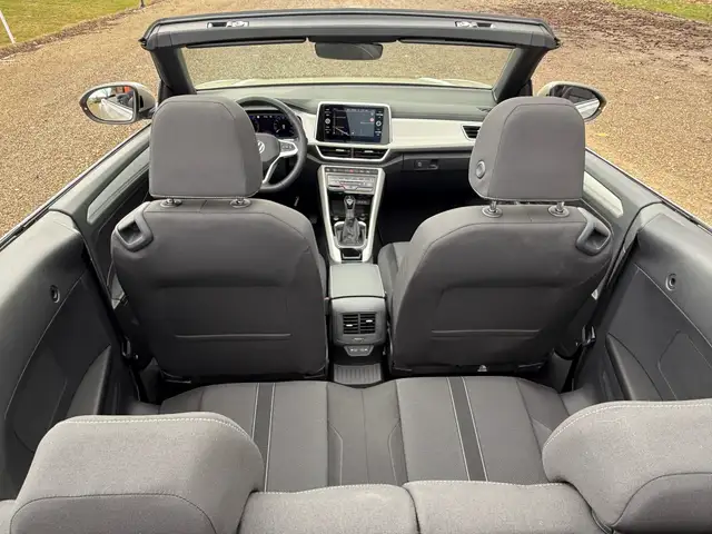 Volkswagen T-Roc view 14