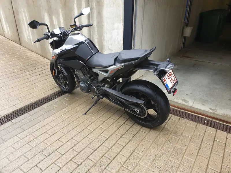 KTM 790 Duke - foto 2