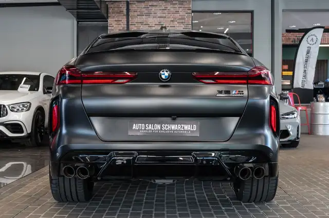BMW X6 M view 9