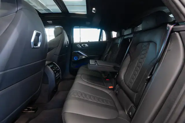 BMW X6 M view 14