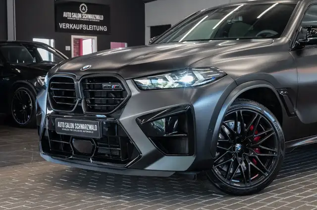 BMW X6 M view 3