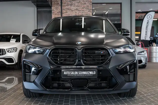 BMW X6 M view 5