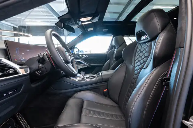 BMW X6 M view 12