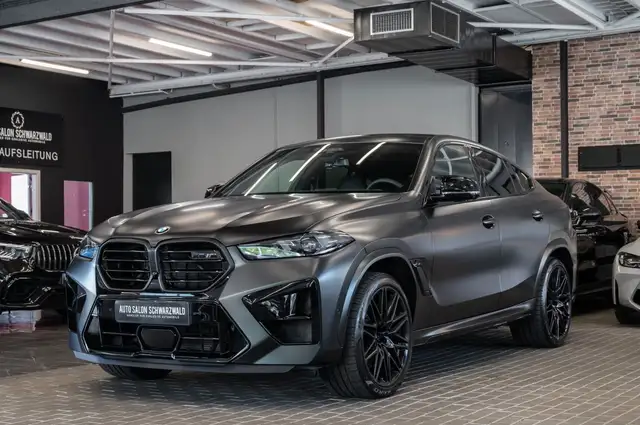 BMW X6 M view 2