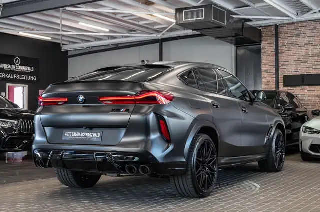 BMW X6 M view 7