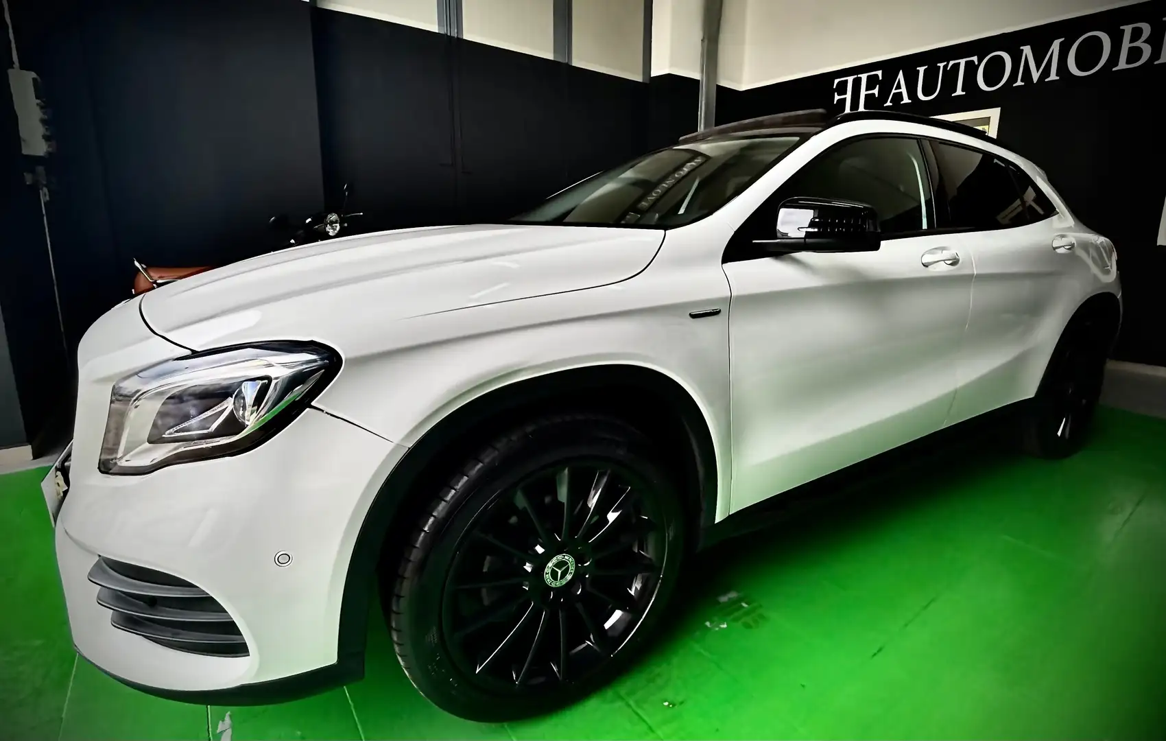 Mercedes-Benz GLA 200 GLA 200 d  Edition auto Blanc - 2