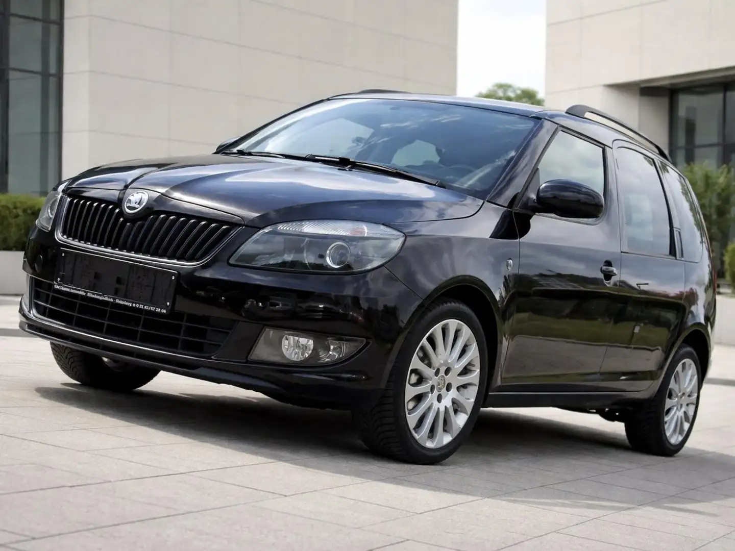 Skoda Roomster 1.2 TSI . Klima. Ganzjahresreifen. Sitzheizung! Schwarz - 1