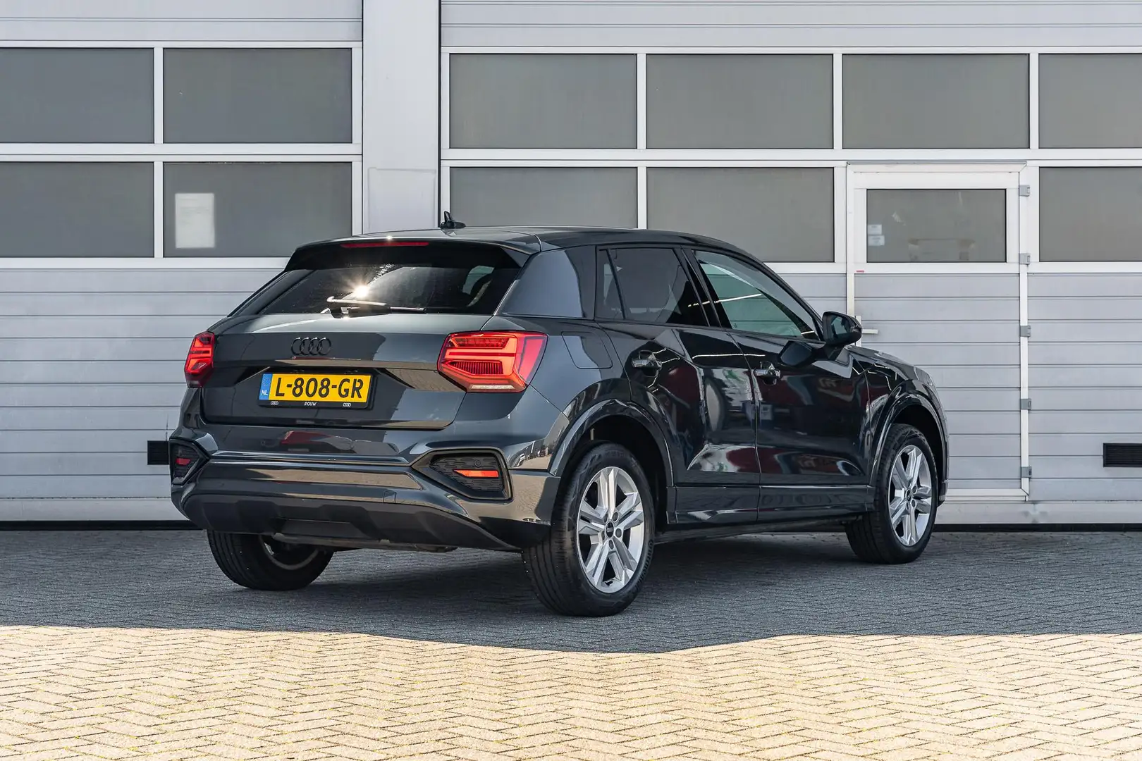 Audi Q2 30 TFSI 110pk Advanced Edition | Zwart Optiek | Vi Grigio - 2