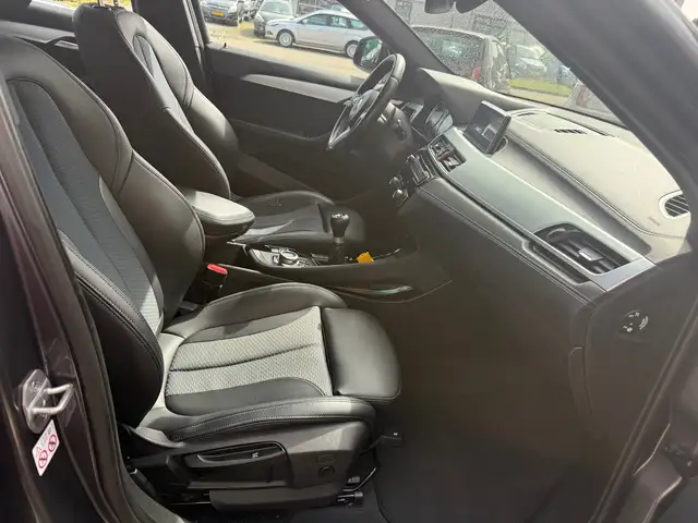 BMW X2 view 19