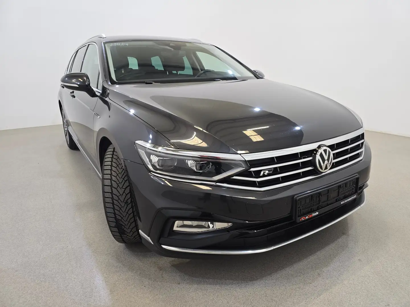 Volkswagen Passat Variant Passat Variant Facelift 1.6 TDI R-Line Aut Zwart - 2