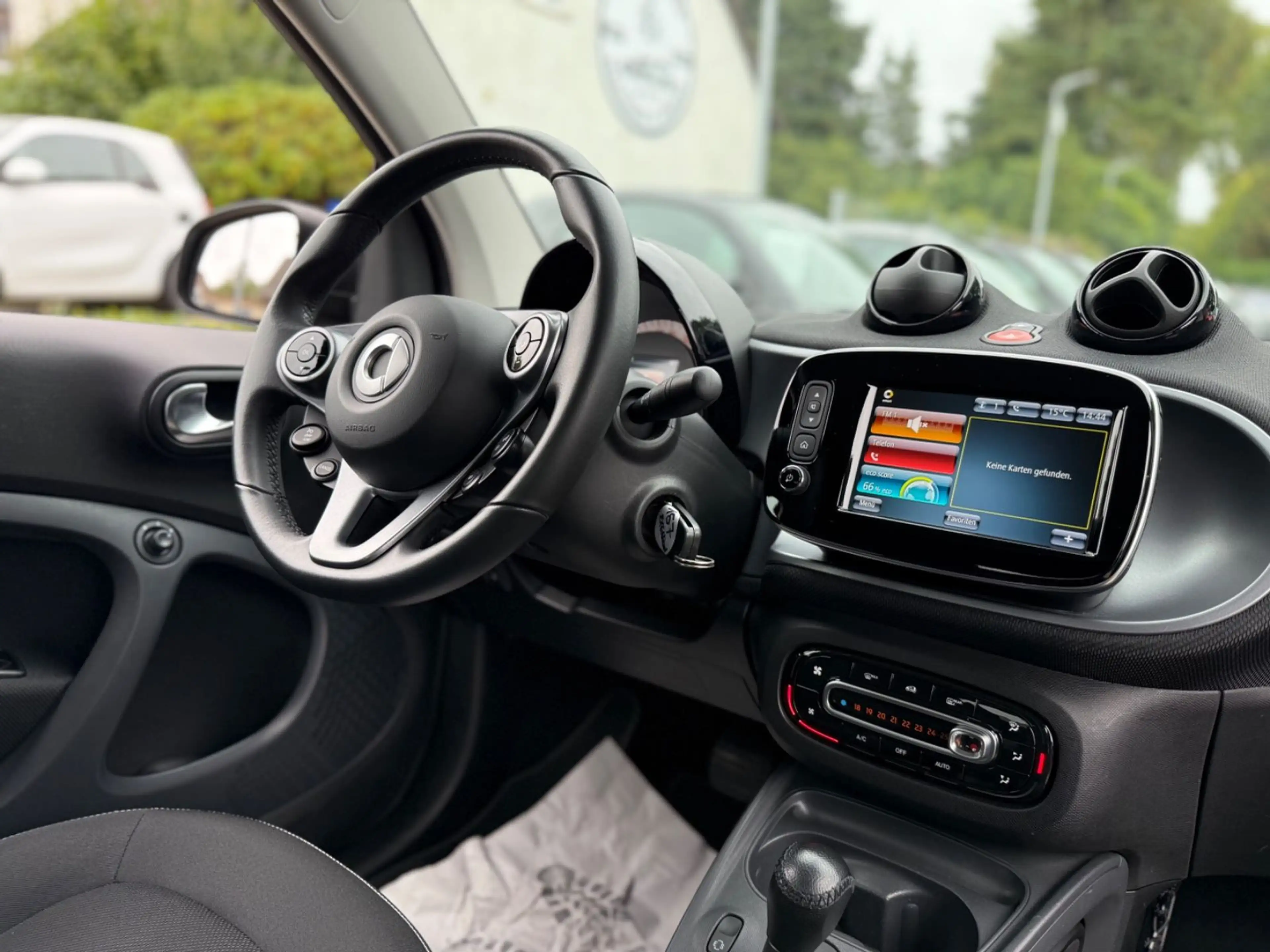 smart forTwo CABRIO*PASSION*NAVI*RÜCKFAHRKAMERA* — photo 7