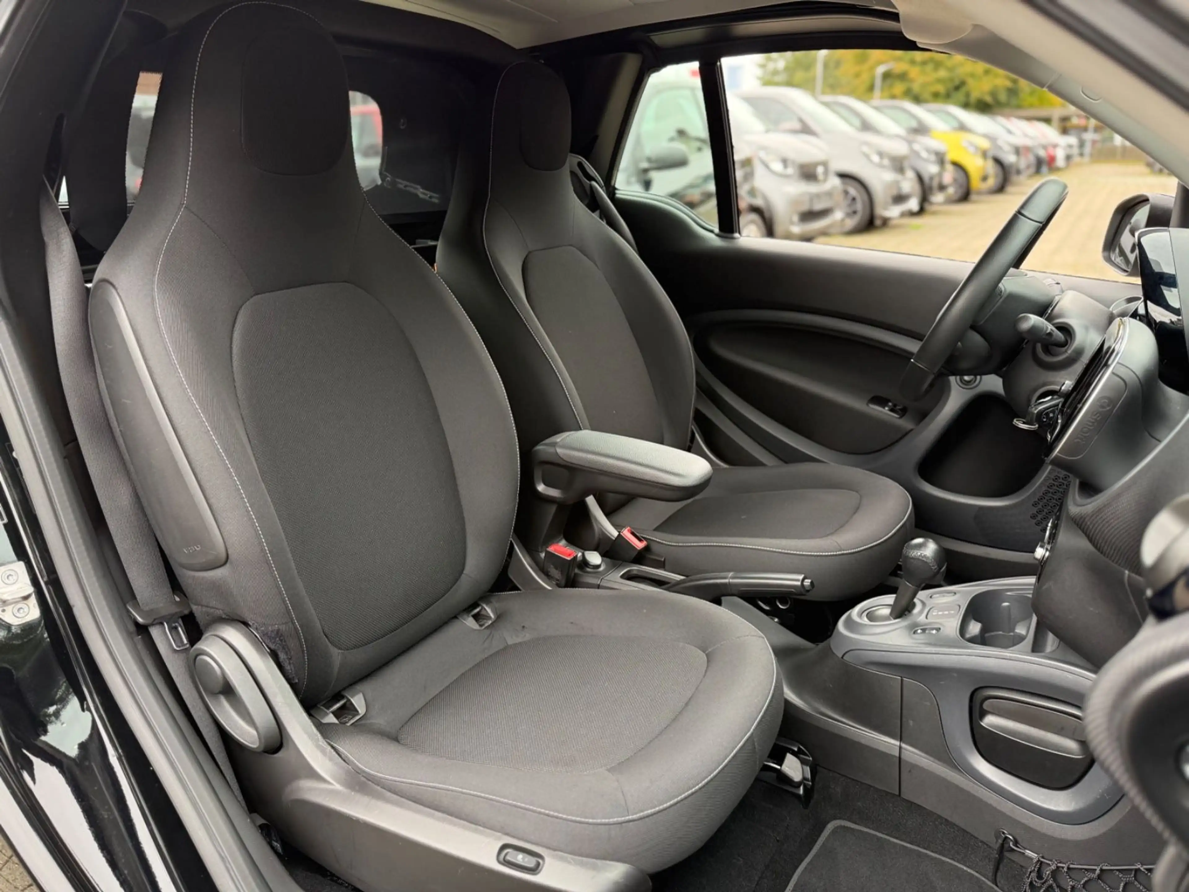 smart forTwo CABRIO*PASSION*NAVI*RÜCKFAHRKAMERA* — photo 2