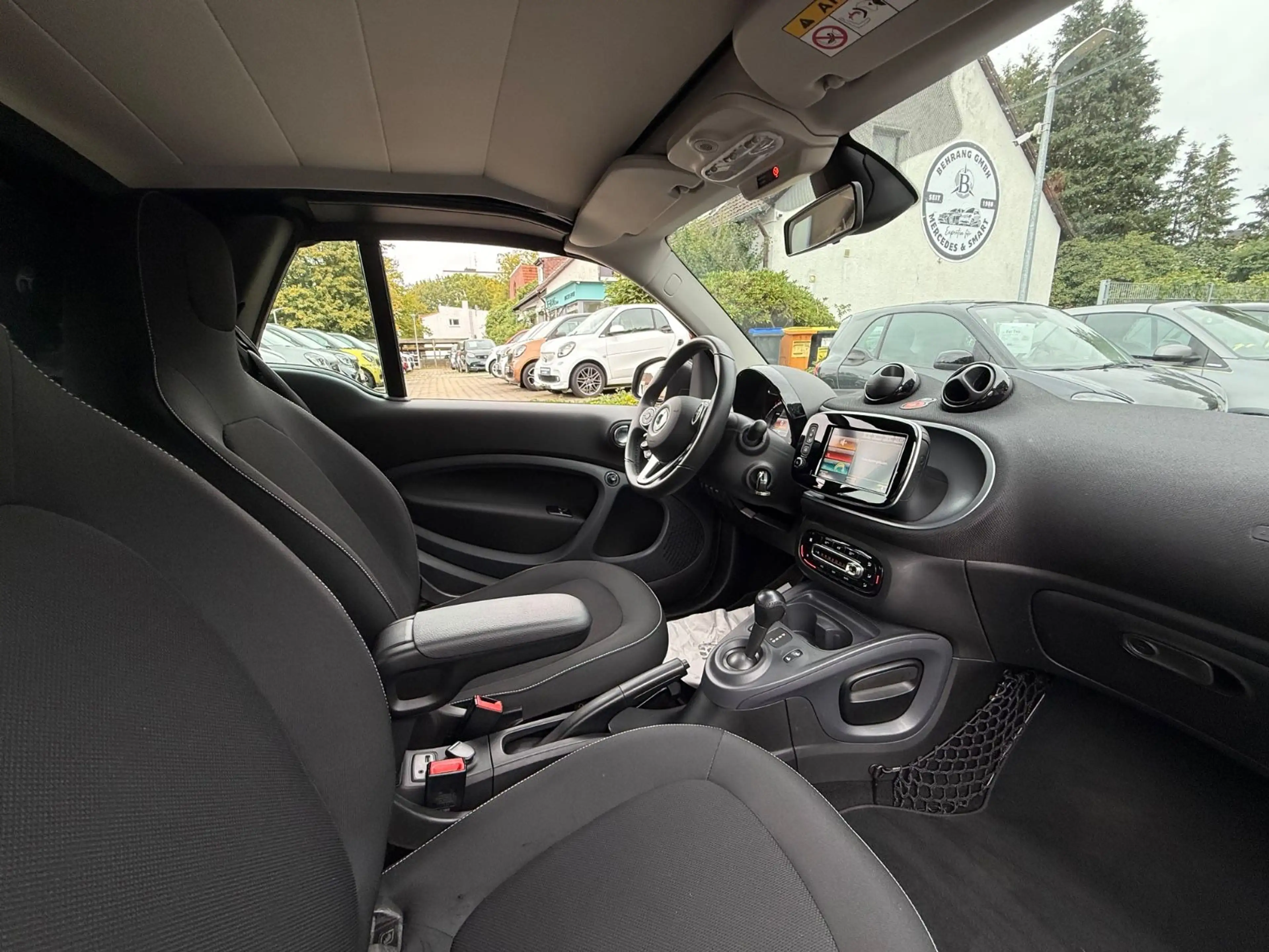 smart forTwo CABRIO*PASSION*NAVI*RÜCKFAHRKAMERA* — photo 4