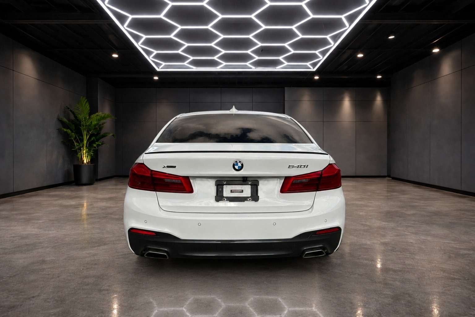 2017 BMW 5 Series 4dr Sdn 540i xDrive AWD — снимка 1